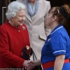 Почему медсестра королевы Елизаветы носит масонскую пряжку